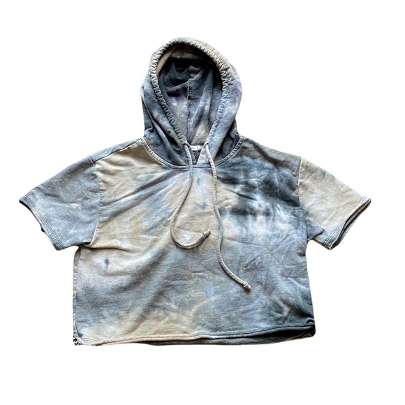 {Heart and Hips} Tie Dye Short Sleeve Crop top hoodie - Picture 1 of 6
